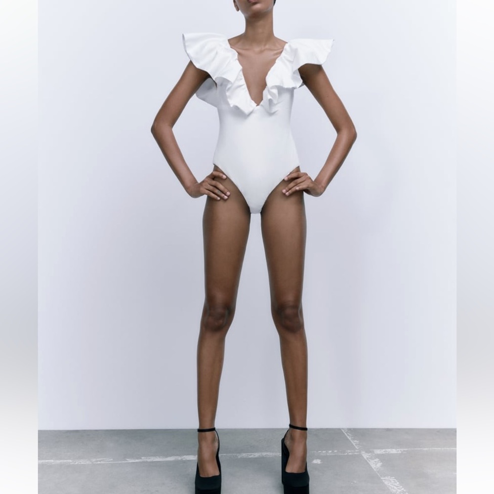 NWT Zara White Ruffled Bodysuit